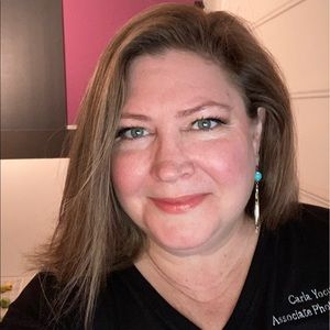 Meet your Posher, Carla
